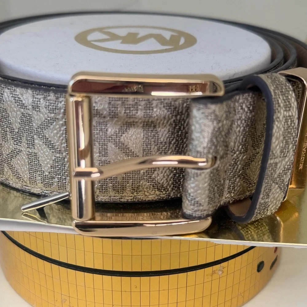 MICHAEL KORS MK LOGO VANILLA BELT W/GOLDTONE MK LOGO BUCKLE  L/XL IN GIFT BOX